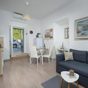 Apartment Naval